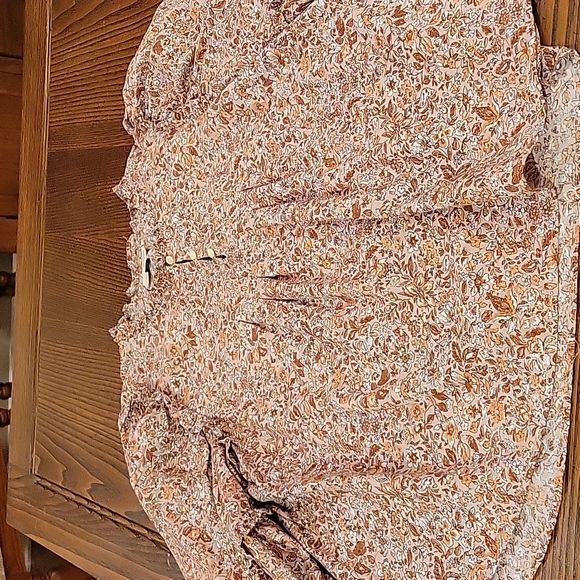 Peasant style Top by Universal Thread - Picture 10 of 10